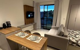 Studio com ar e varanda bairro São Mateus